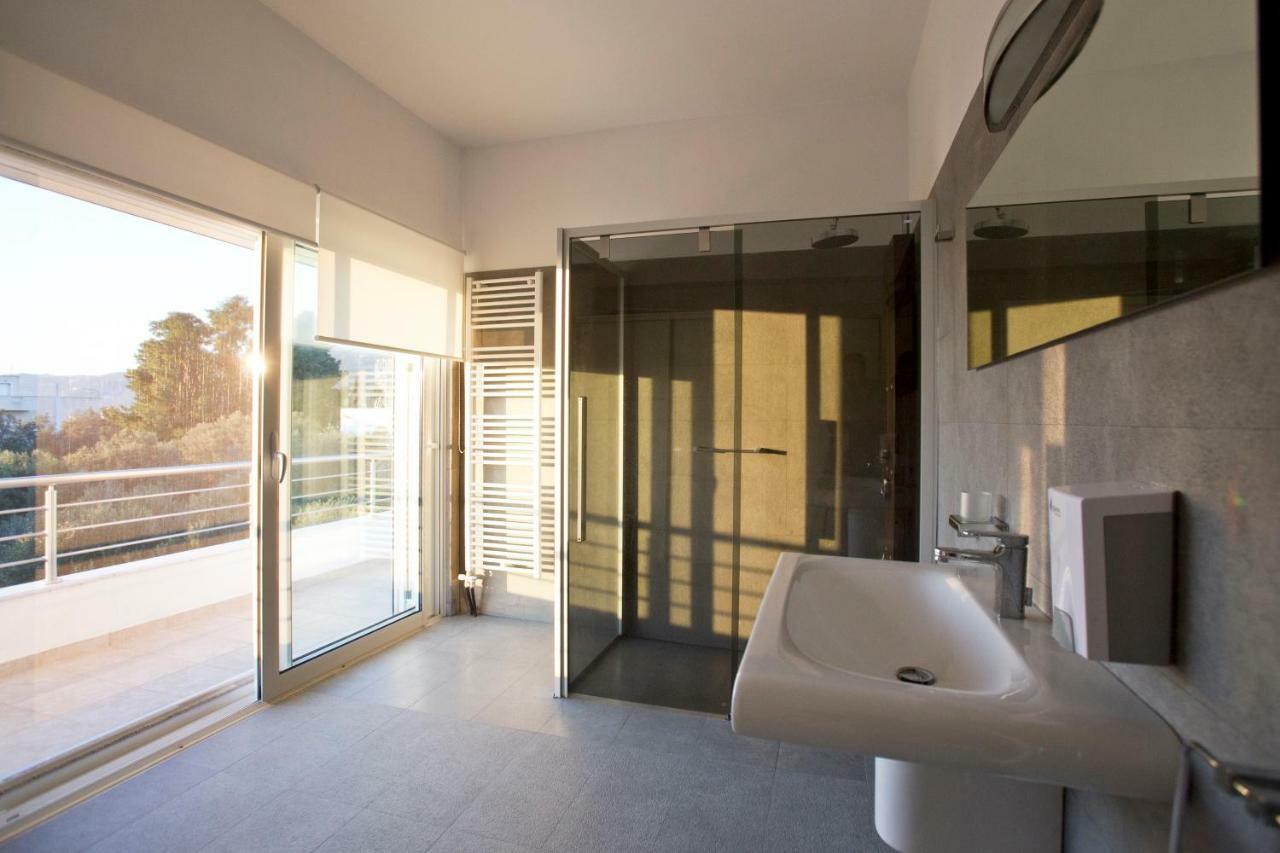 Luxury Villa Loutraki With Private Heated Pool エクステリア 写真